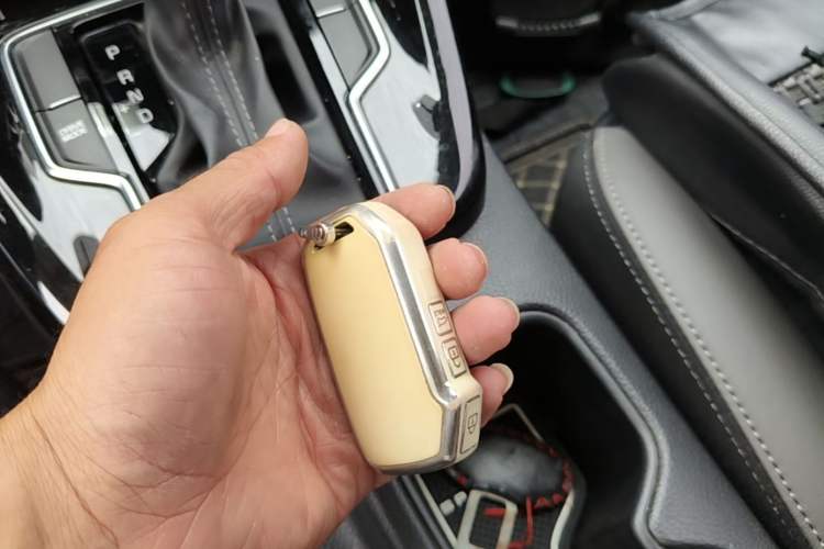 Used Kia Sportage R 2019 2.0L Automatic Smart Luxury Edition Vehicle Key