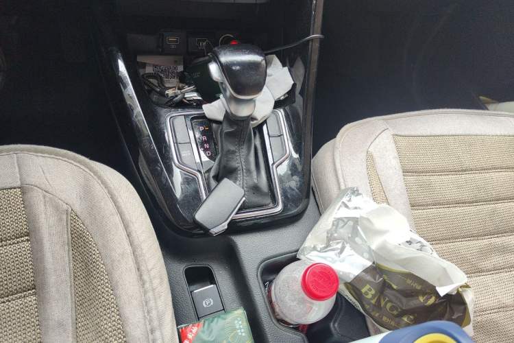 Used Kia Sportage R 2019 2.0L Automatic Smart Luxury Edition Gear Lever