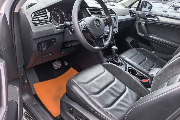 Used Kia Sportage R 2019 2.0L Automatic Smart Luxury Edition Interior 1