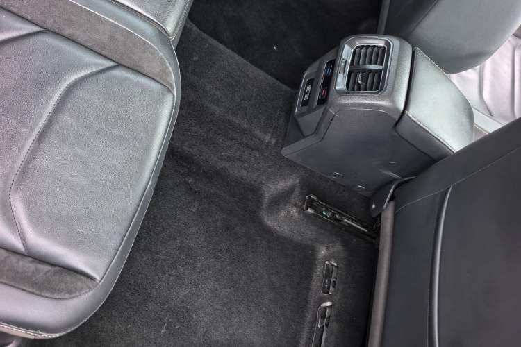 Used Kia Sportage R 2019 2.0L Automatic Smart Luxury Edition Interior 3
