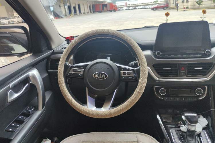 Used Kia Sportage R 2019 2.0L Automatic Smart Luxury Edition Steering Wheel