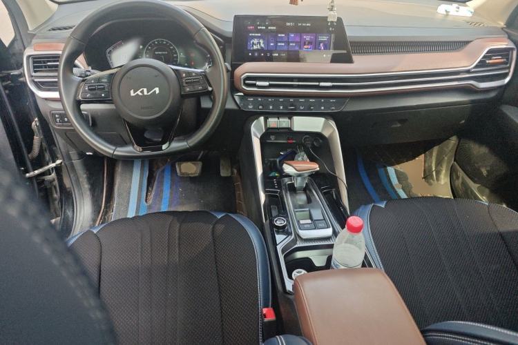 Used Kia Sportage R 2021 Ace 2.0L Splendid Edition Center Console