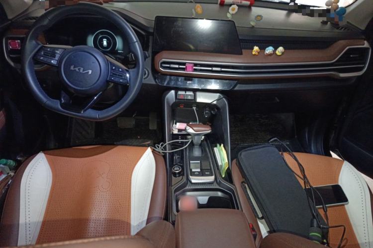Used Kia Sportage R 2021 Ace 2.0L Splendid Edition Center Console