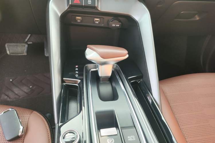 Used Kia Sportage R 2021 Ace 2.0L Splendid Edition Gear Lever