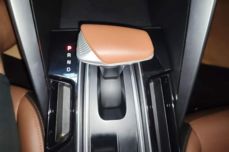 Used Kia Sportage R 2021 Ace 2.0L Splendid Edition Gear Lever