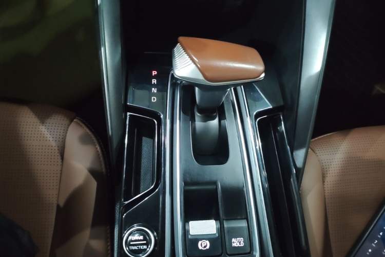 Used Kia Sportage R 2021 Ace 2.0L Splendid Edition Gear Lever