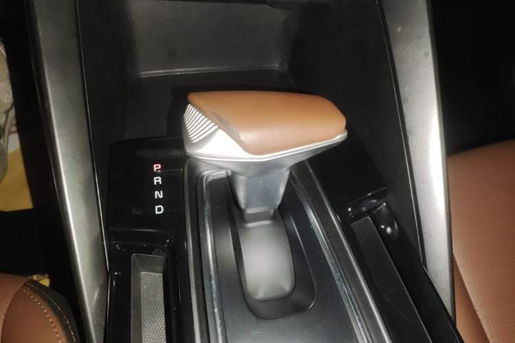 Used Kia Sportage R 2021 Ace 2.0L Splendid Edition Gear Lever