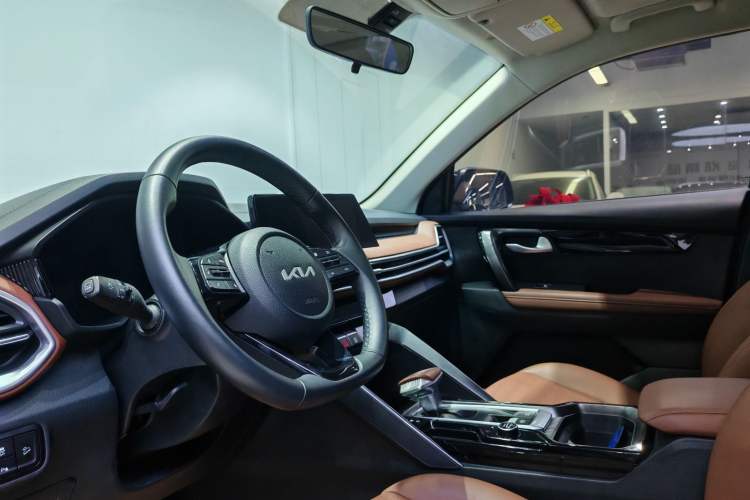 Used Kia Sportage R 2021 Ace 2.0L Splendid Edition Interior 2