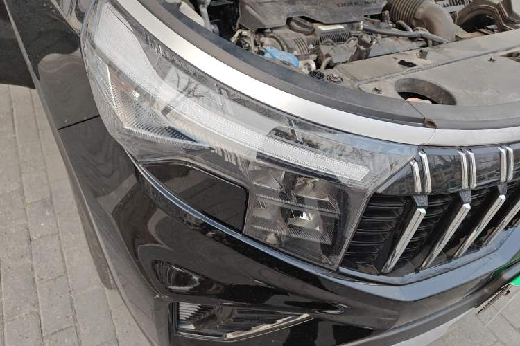 Used Kia Sportage R 2021 Ace 2.0L Splendid Edition Right Front Headlight