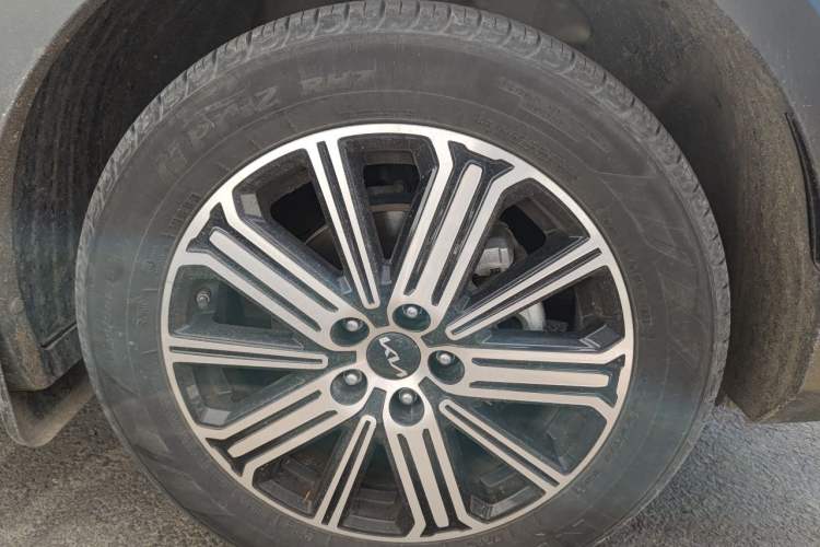 Used Kia Sportage R 2021 Ace 2.0L Splendid Edition Right Front Wheel Hub