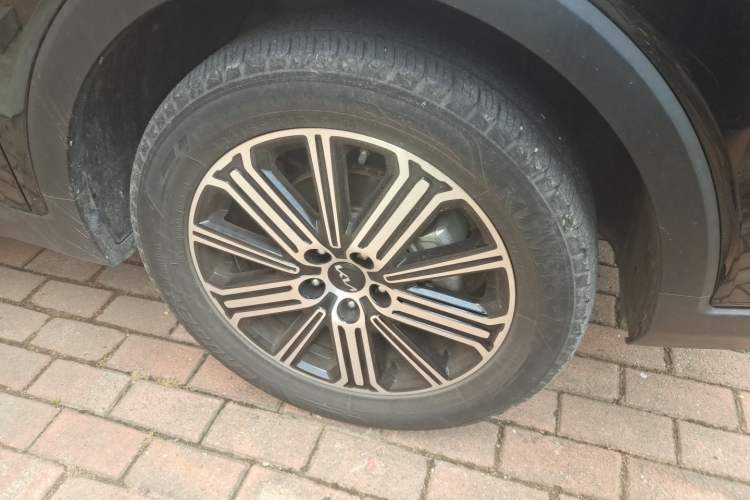 Used Kia Sportage R 2021 Ace 2.0L Splendid Edition Right Front Wheel Hub