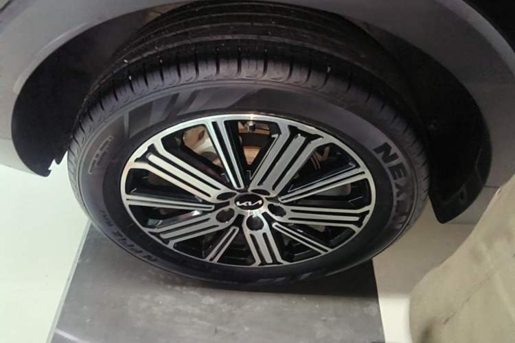Used Kia Sportage R 2021 Ace 2.0L Splendid Edition Right Rear Wheel Hub