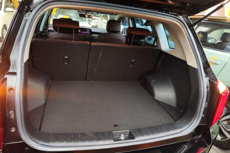 Used Kia Sportage R 2021 Ace 2.0L Splendid Edition Trunk