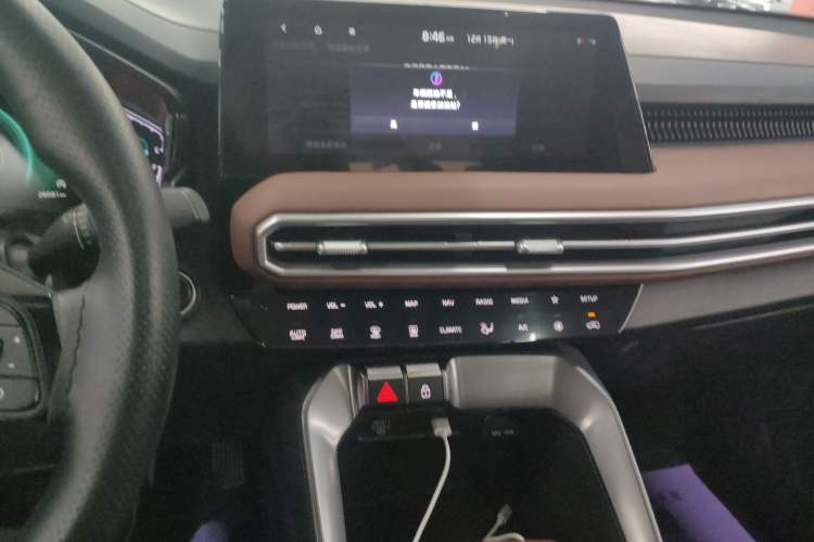 Used Kia Sportage R 2021 Ace 2.0L Splendid Edition Audio And AC Panel