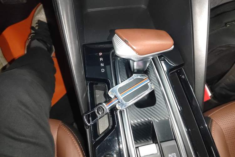 Used Kia Sportage R 2021 Ace 2.0L Splendid Edition Gear Lever