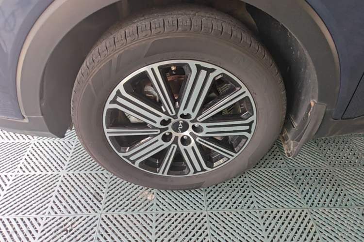 Used Kia Sportage R 2021 Ace 2.0L Challenge Edition Left Front Wheel Hub