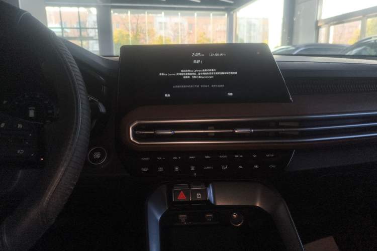Used Kia Sportage R 2021 Ace 2.0L Splendid Edition Audio And AC Panel