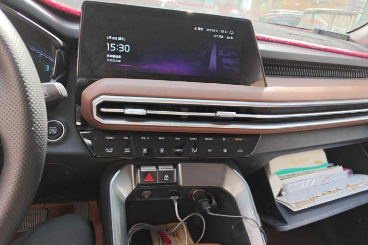 Used Kia Sportage R 2021 Ace 2.0L Splendid Edition Audio And AC Panel