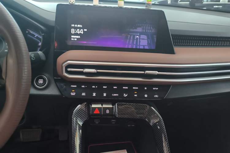 Used Kia Sportage R 2021 Ace 2.0L Splendid Edition Audio And AC Panel