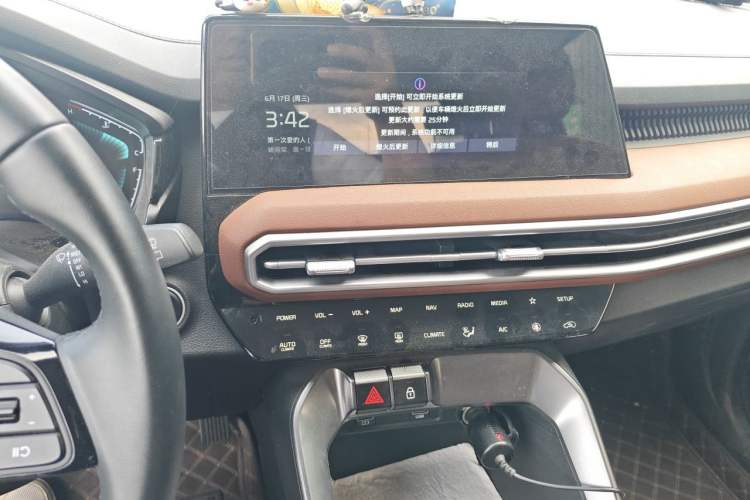 Used Kia Sportage R 2021 Ace 2.0L Splendid Edition Audio And AC Panel
