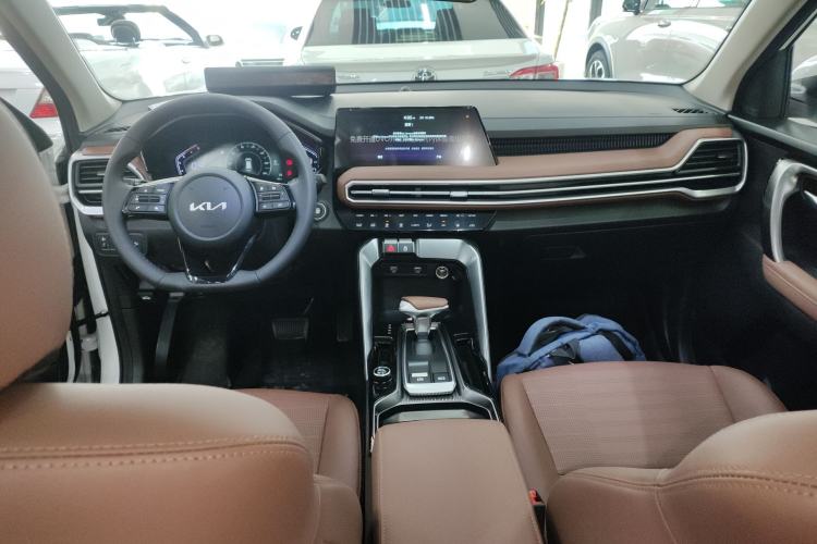 Used Kia Sportage R 2021 Ace 2.0L Splendid Edition Center Console