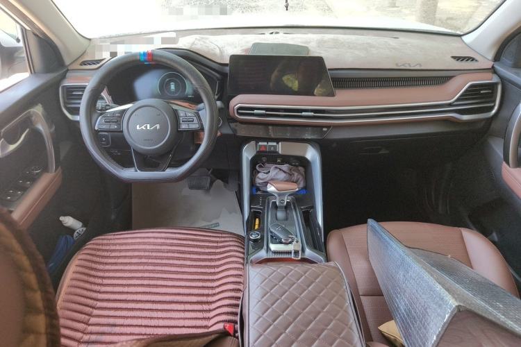 Used Kia Sportage R 2021 Ace 2.0L Splendid Edition Center Console