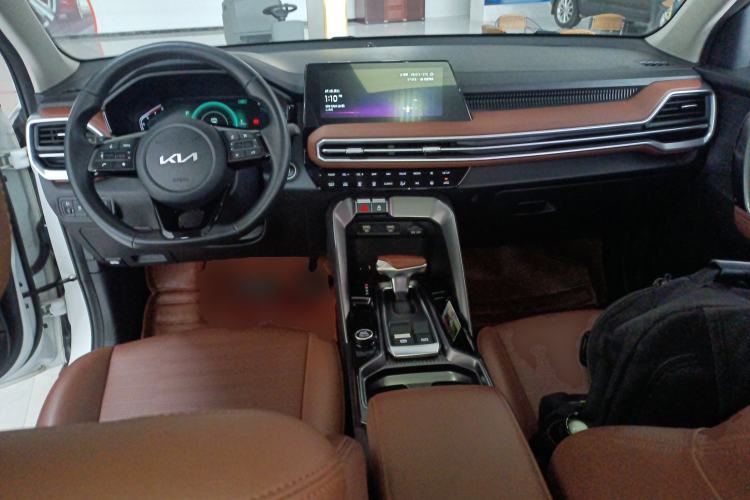 Used Kia Sportage R 2021 Ace 2.0L Splendid Edition Center Console