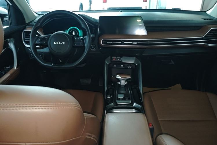 Used Kia Sportage R 2021 Ace 2.0L Splendid Edition Center Console