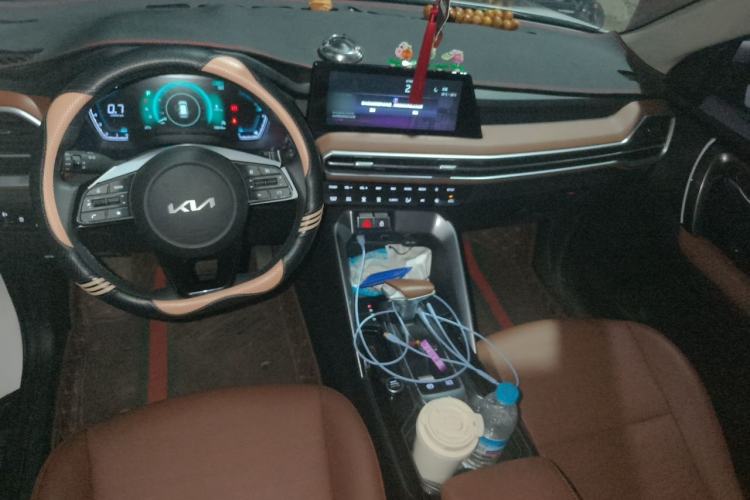Used Kia Sportage R 2021 Ace 2.0L Splendid Edition Center Console