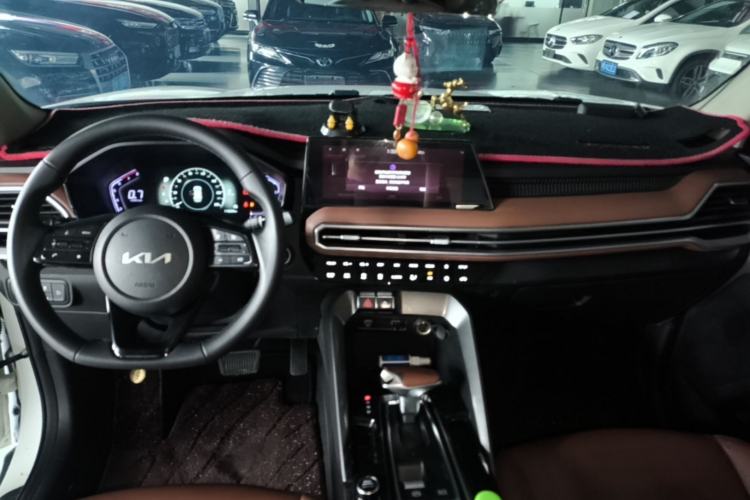 Used Kia Sportage R 2021 Ace 2.0L Splendid Edition Center Console
