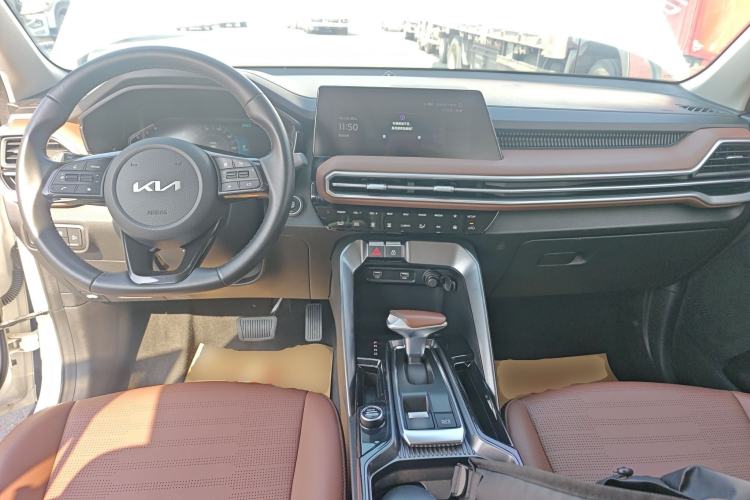 Used Kia Sportage R 2021 Ace 2.0L Splendid Edition Center Console