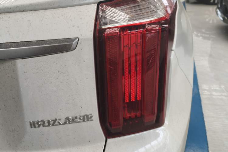Used Kia Sportage R 2021 Ace 2.0L Splendid Edition Exterior 3