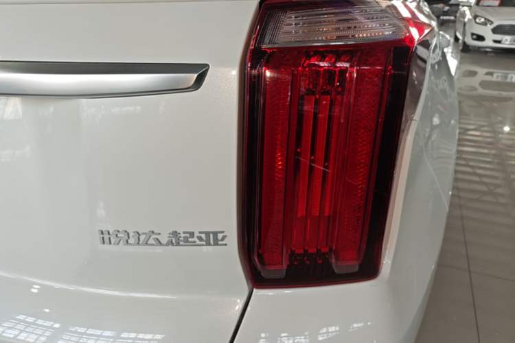 Used Kia Sportage R 2021 Ace 2.0L Splendid Edition Exterior 3