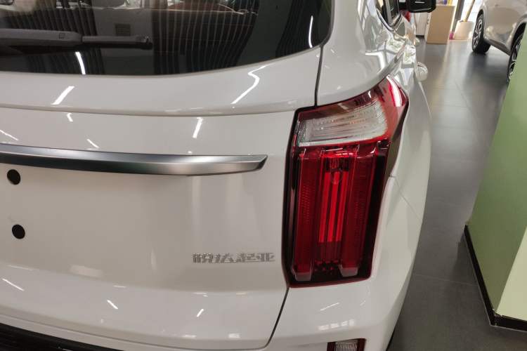 Used Kia Sportage R 2021 Ace 2.0L Splendid Edition Exterior 3