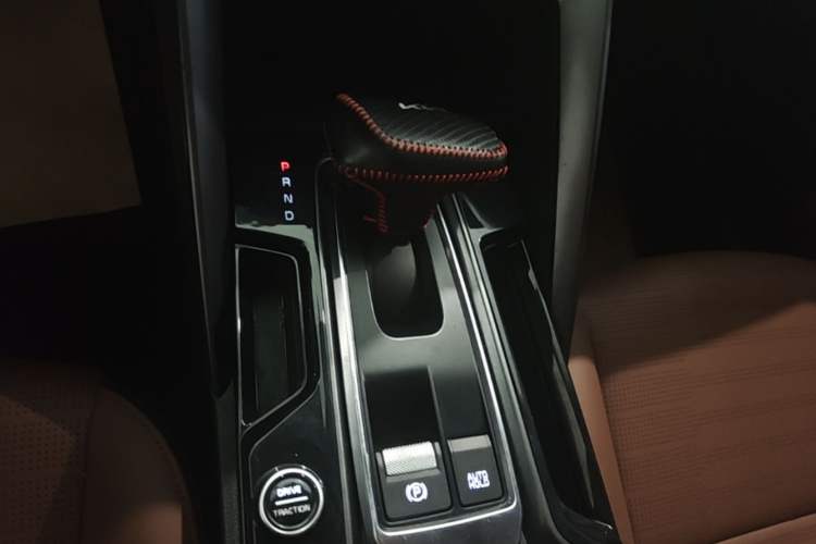 Used Kia Sportage R 2021 Ace 2.0L Splendid Edition Gear Lever