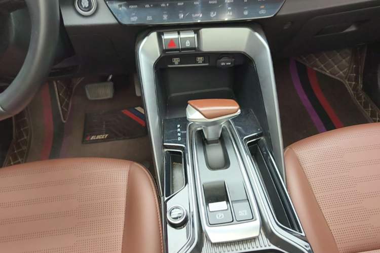 Used Kia Sportage R 2021 Ace 2.0L Splendid Edition Gear Lever