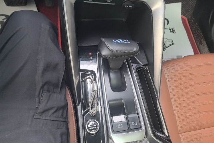 Used Kia Sportage R 2021 Ace 2.0L Splendid Edition Gear Lever