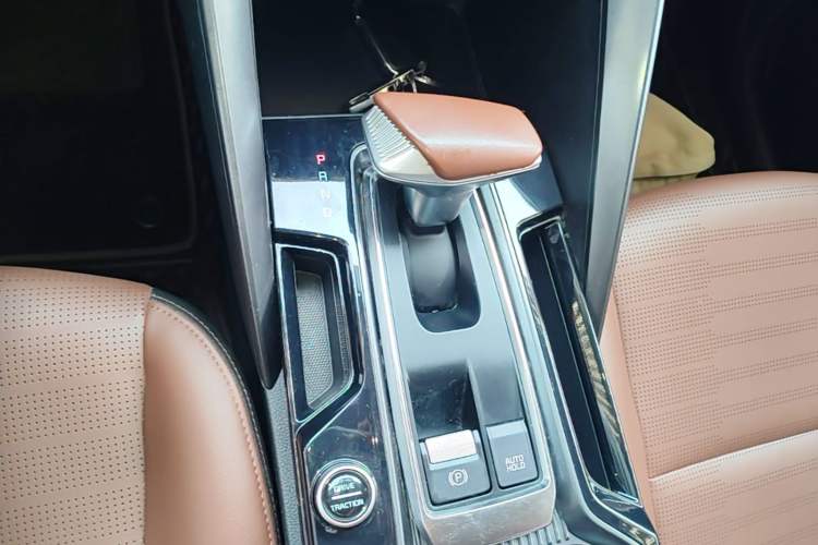Used Kia Sportage R 2021 Ace 2.0L Splendid Edition Gear Lever