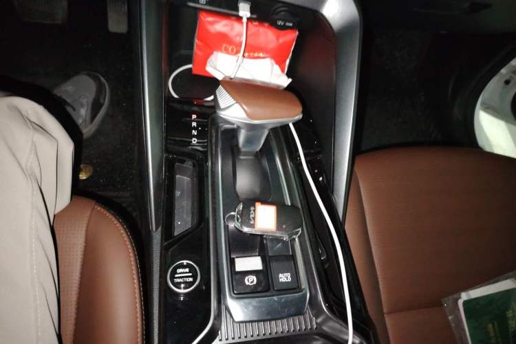 Used Kia Sportage R 2021 Ace 2.0L Splendid Edition Gear Lever