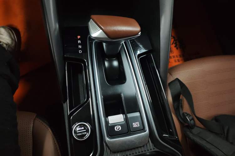 Used Kia Sportage R 2021 Ace 2.0L Splendid Edition Gear Lever