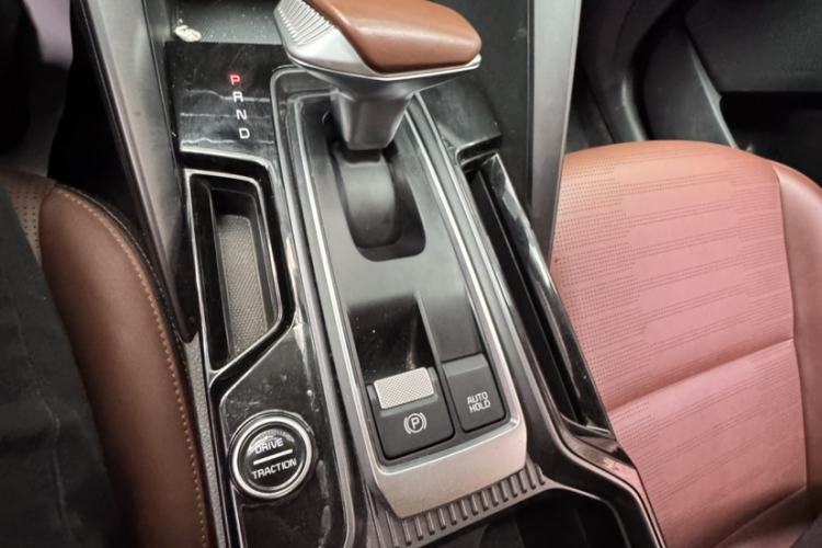 Used Kia Sportage R 2021 Ace 2.0L Splendid Edition Gear Lever