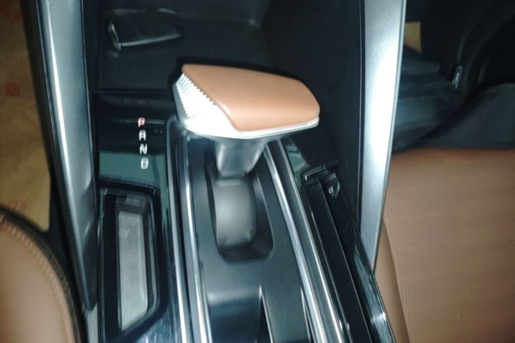Used Kia Sportage R 2021 Ace 2.0L Splendid Edition Gear Lever