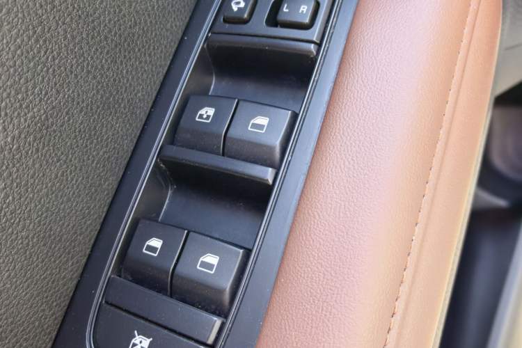 Used Kia Sportage R 2021 Ace 2.0L Splendid Edition Interior 1