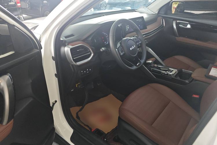Used Kia Sportage R 2021 Ace 2.0L Splendid Edition Interior 3