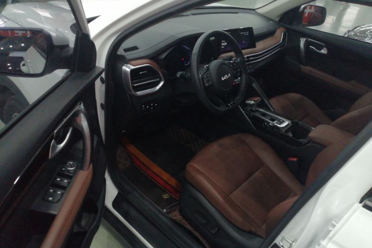 Used Kia Sportage R 2021 Ace 2.0L Splendid Edition Interior 3