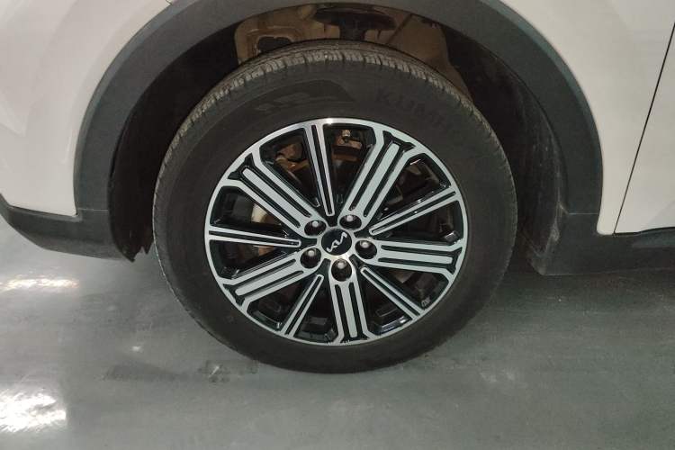 Used Kia Sportage R 2021 Ace 2.0L Challenge Edition Left Front Wheel Hub
