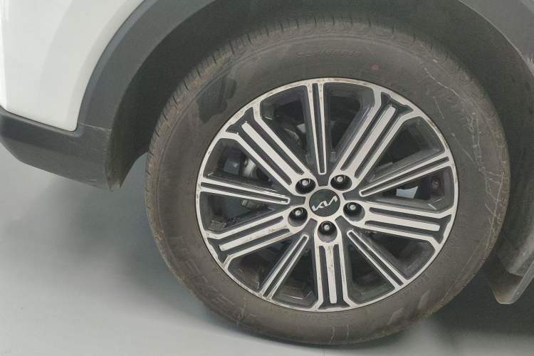 Used Kia Sportage R 2021 Ace 2.0L Splendid Edition Left Front Wheel Hub