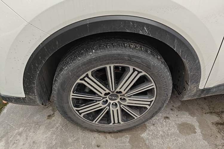 Used Kia Sportage R 2021 Ace 2.0L Splendid Edition Left Front Wheel Hub
