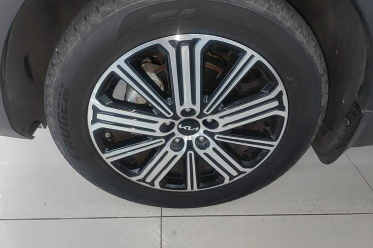 Used Kia Sportage R 2021 Ace 2.0L Challenge Edition Left Front Wheel Hub