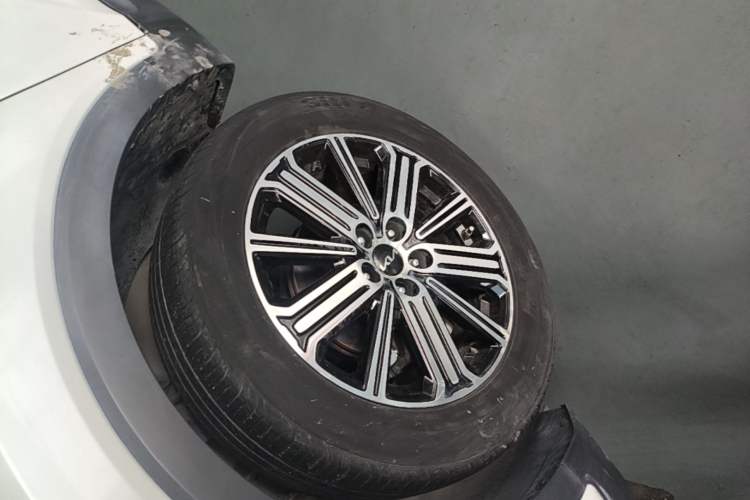 Used Kia Sportage R 2021 Ace 2.0L Splendid Edition Left Front Wheel Hub